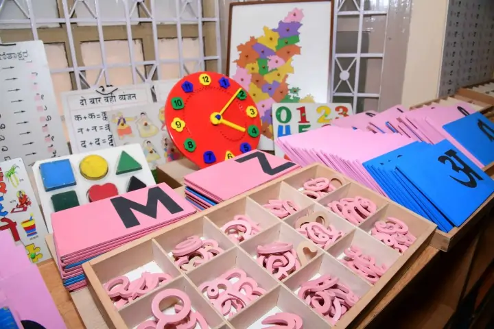Puppet show and storytelling activity